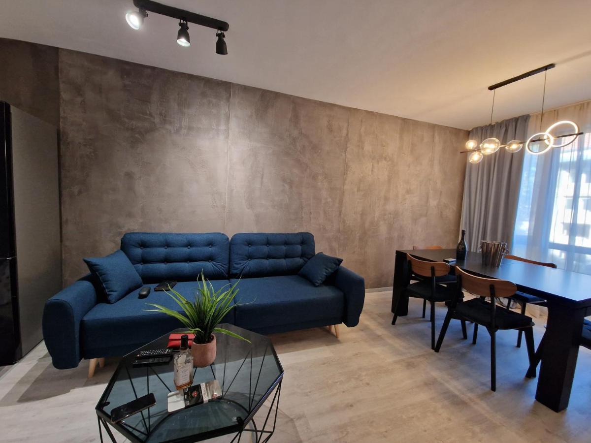 Marsselis Luxe Port Apartment Varna Exterior photo