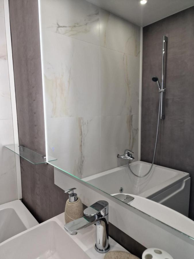 Marsselis Luxe Port Apartment Varna Exterior photo