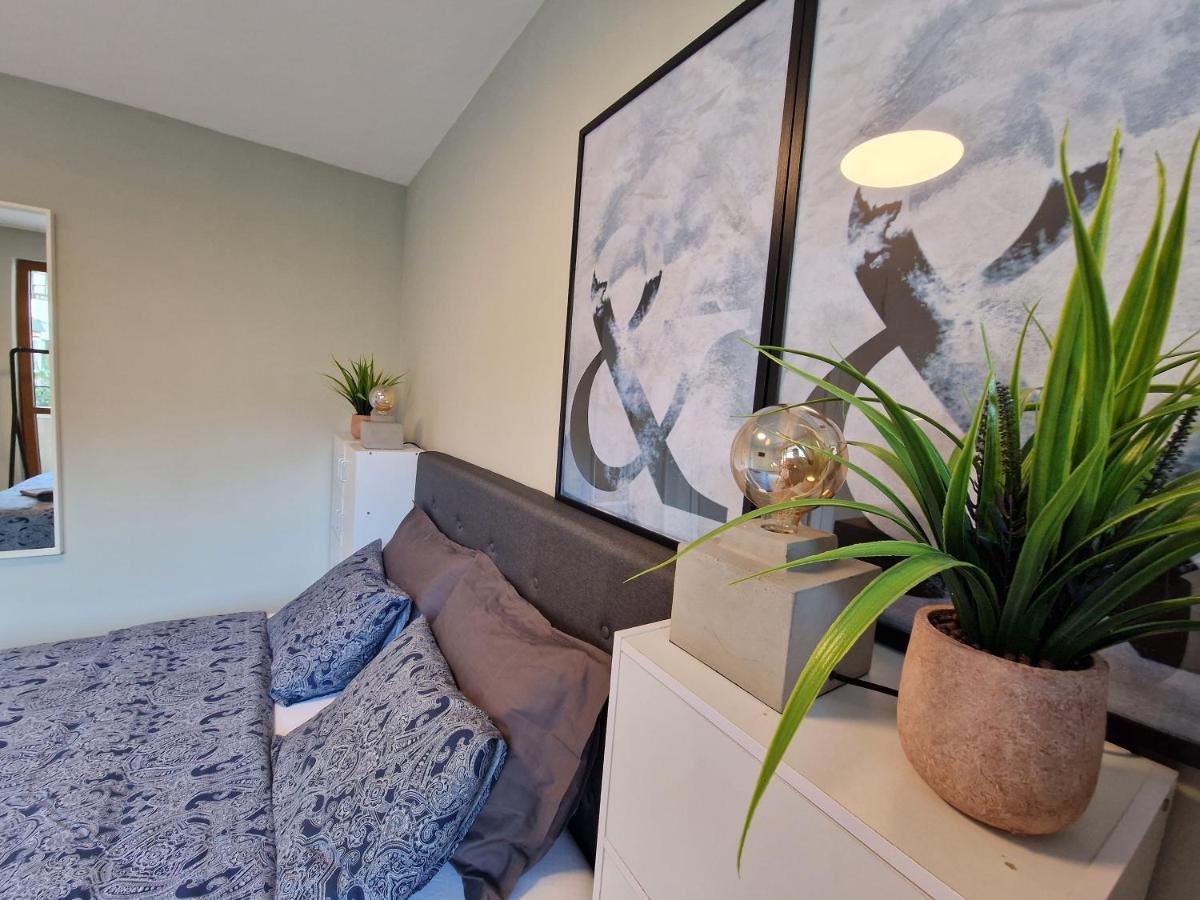 Marsselis Luxe Port Apartment Varna Exterior photo