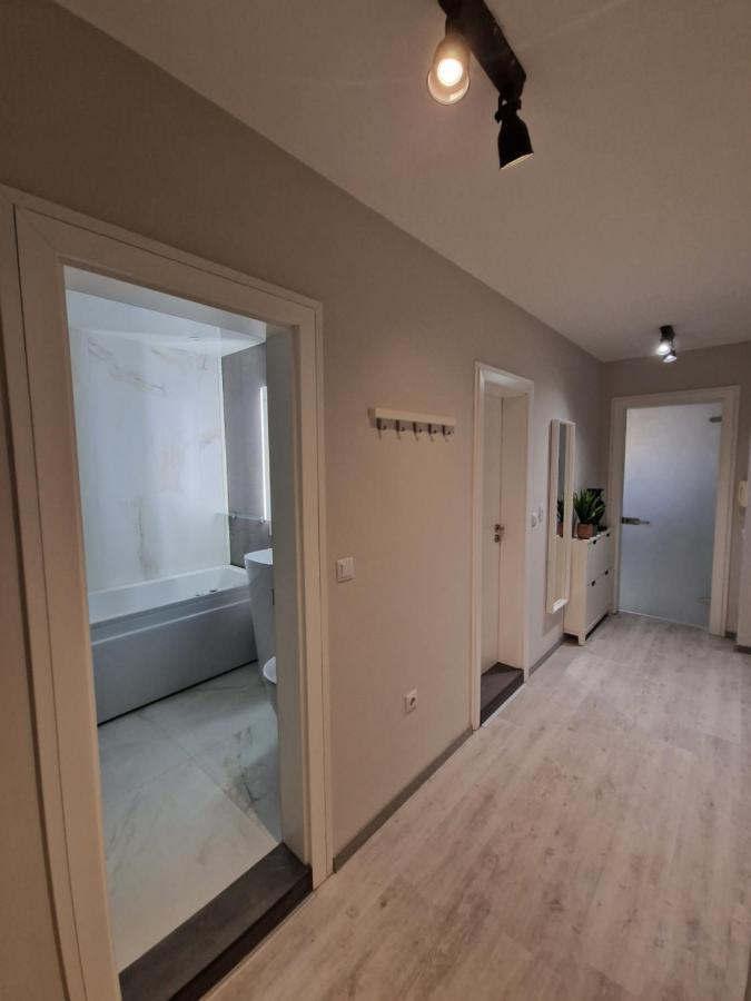 Marsselis Luxe Port Apartment Varna Exterior photo